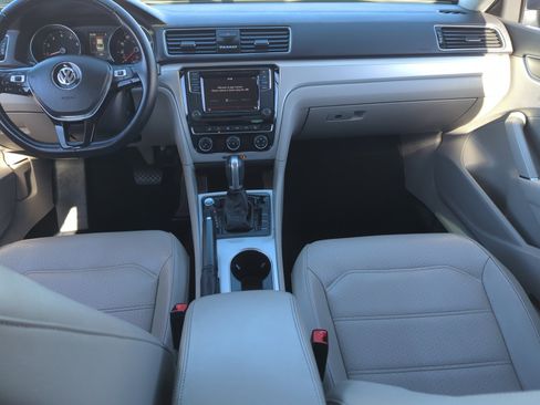 Used 2019 Volkswagen Passat 2.0T Wolfsburg image 19