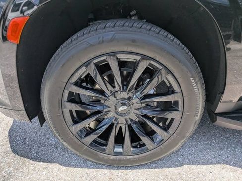 Used 2024 Cadillac Escalade ESV Premium Luxury AWD/4WD image 11