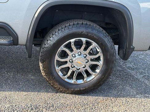 New 2026 Chevrolet Silverado 2500 LTZ w/ LTZ Premium Package AWD/4WD image 9