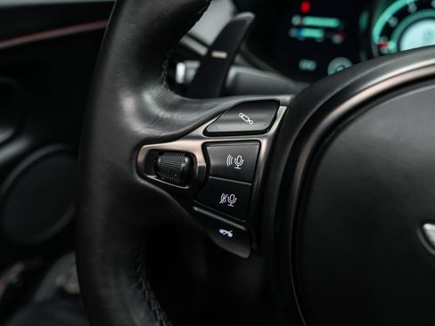 Used 2023 Aston Martin V8 Vantage Roadster RWD image 33