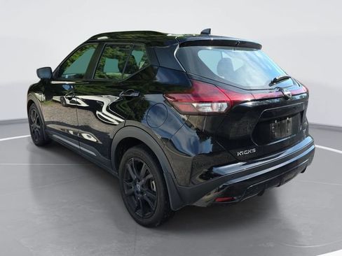 Used 2023 Nissan Kicks SR w/ Interior Electronics Package FWD image 6