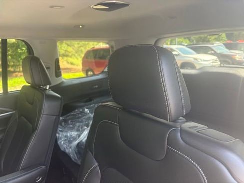 Used 2024 Jeep Grand Cherokee L Limited w/ Luxury Tech Group II AWD/4WD image 17