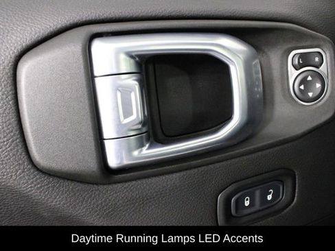 Used 2021 Jeep Wrangler Unlimited Sahara image 18