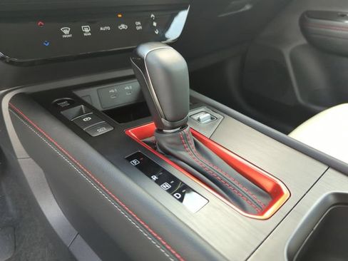 Certified 2025 Nissan Kicks SR FWD image 34