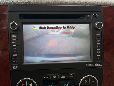 Used 2013 Chevrolet Tahoe LTZ AWD/4WD image 12