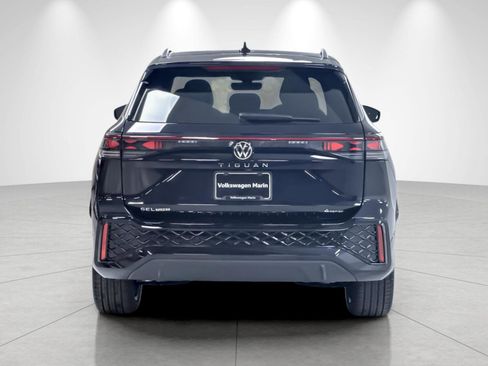 New 2026 Volkswagen Tiguan SEL R-Line AWD/4WD image 4