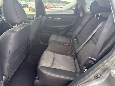 Used 2017 Nissan Rogue SV FWD image 9