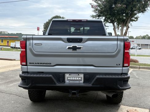 Used 2025 Chevrolet Silverado 2500 LT w/ Trail Boss Package AWD/4WD image 4