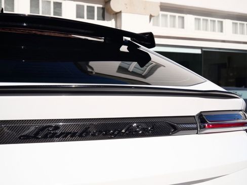 Used 2024 Lamborghini Urus Performante image 15