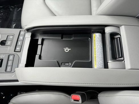 Certified 2021 Toyota Highlander XLE image 24