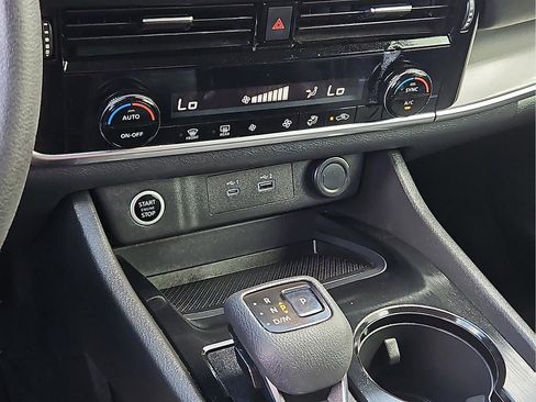 Used 2021 Nissan Rogue SV FWD image 20