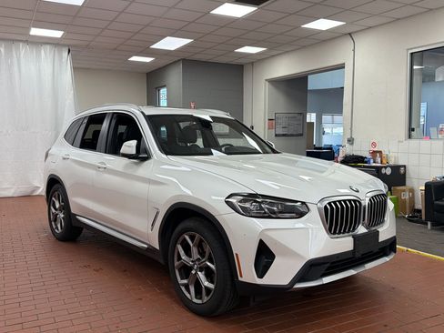 Used 2023 BMW X3 xDrive30i w/ Premium Package image 7