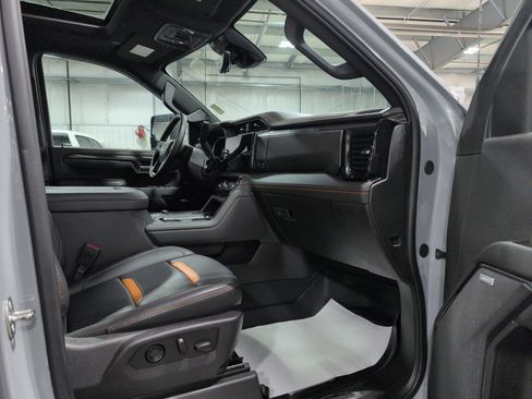 Used 2024 GMC Sierra 3500 AT4 w/ AT4 Premium Plus Package AWD/4WD image 14