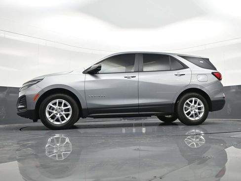 Used 2024 Chevrolet Equinox LS FWD image 31