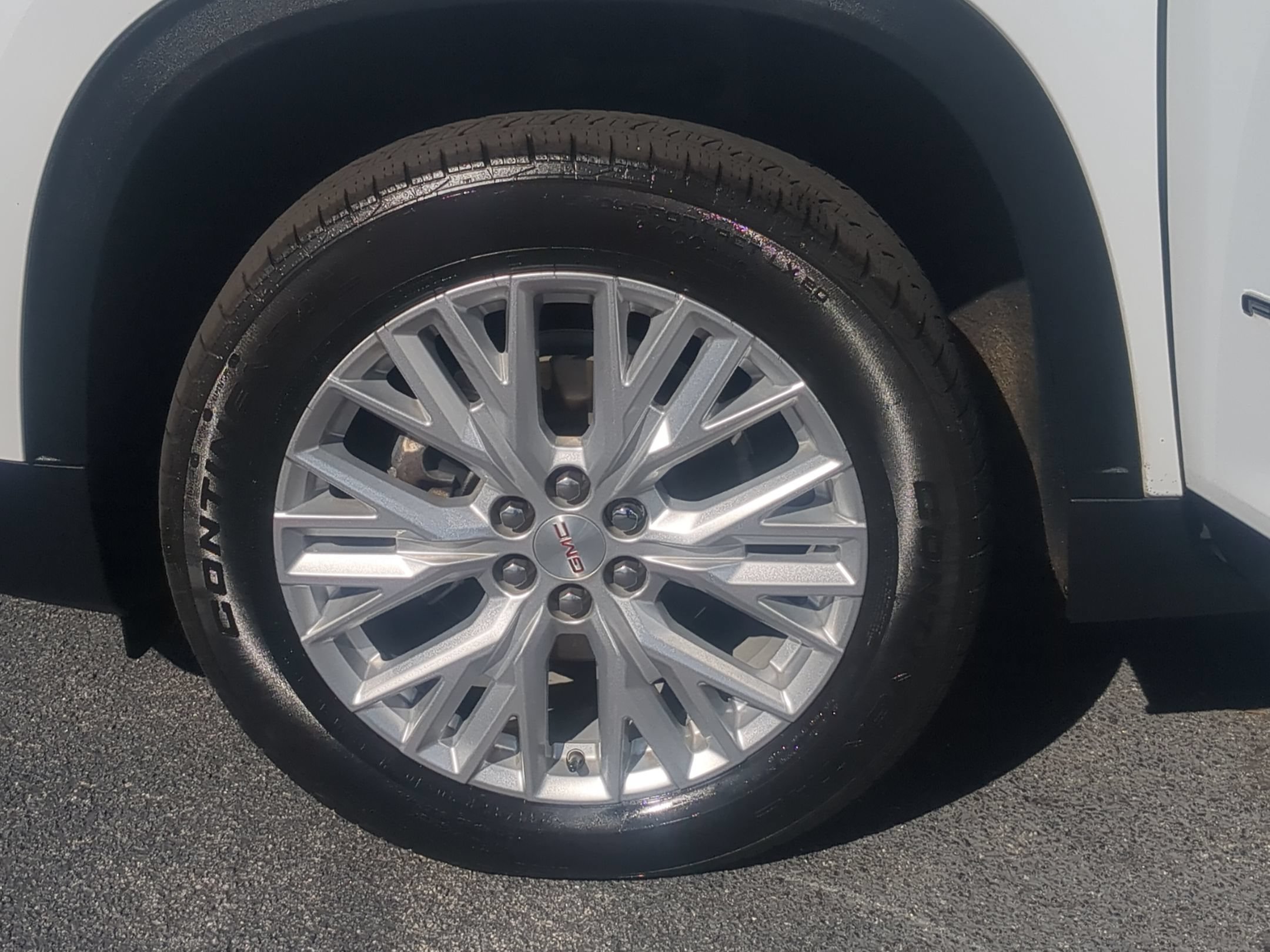 Used 2025 GMC Acadia Elevation w/ Elevation Premium Package FWD image 10