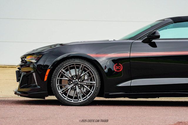 Used 2022 Chevrolet Camaro ZL1 RWD image 4