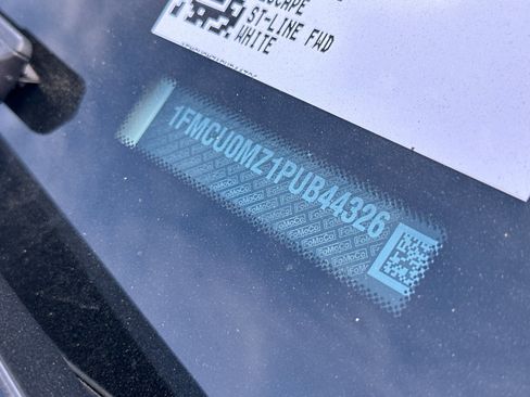 Used 2023 Ford Escape ST-Line w/ Equipment Group 301A FWD image 3