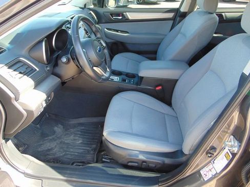 Used 2019 Subaru Outback 2.5i Premium image 10