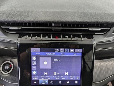 Used 2023 Jeep Grand Cherokee Laredo image 20