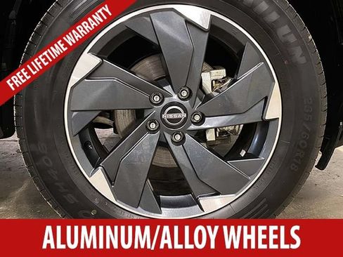 Used 2025 Nissan Rogue SV AWD/4WD image 7