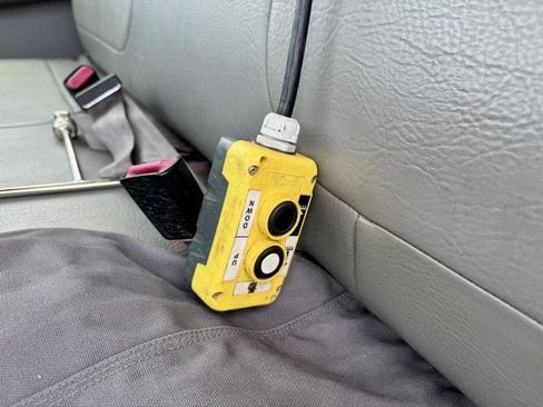 Used 2000 Ford F550 2WD Regular Cab Super Duty image 14