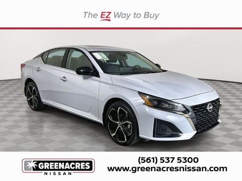 Certified 2025 Nissan Altima 2.5 SR w/ SR Premium Package AWD/4WD image 1