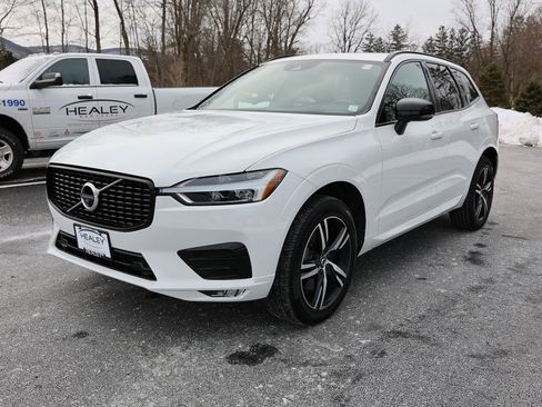 Used 2021 Volvo XC60 T6 R-Design image 3