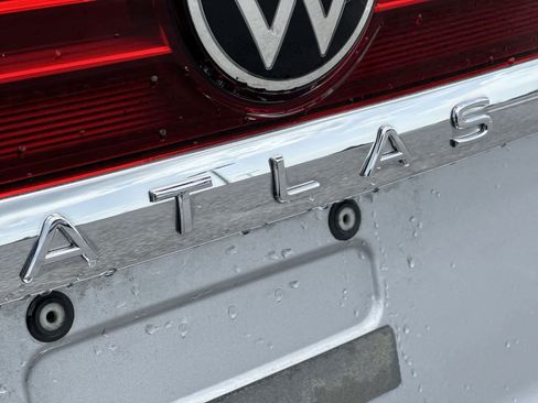 Used 2024 Volkswagen Atlas SE FWD image 19