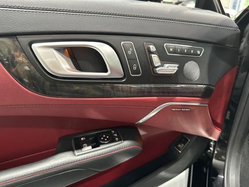 Used 2016 Mercedes-Benz SL 550 image 43