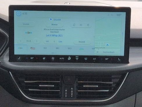 Certified 2025 Ford Escape Platinum w/ Premium Technology Package AWD/4WD image 18