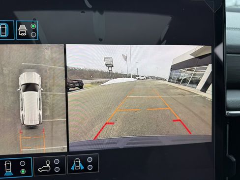 New 2026 GMC Yukon Denali w/ Sun & Power Step Package image 21