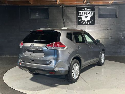 Used 2015 Nissan Rogue SV image 5