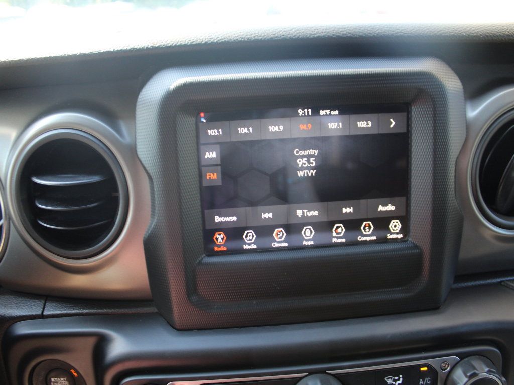 Used 2022 Jeep Wrangler Sport AWD/4WD image 13