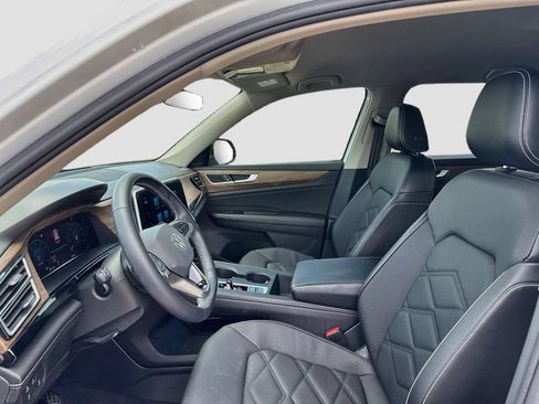 Used 2024 Volkswagen Atlas SE FWD image 10