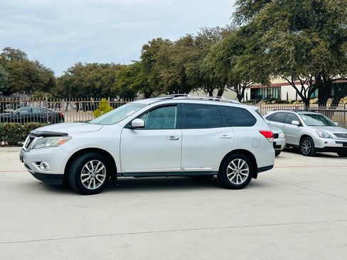 Used 2014 Nissan Pathfinder SL w/ SL Premium Package image 4