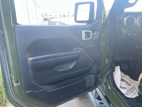 Used 2021 Jeep Wrangler Unlimited Sport AWD/4WD image 13
