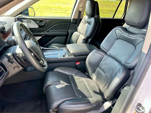 Used 2023 Lincoln Aviator Reserve w/ Equipment Group 201A RWD image 12