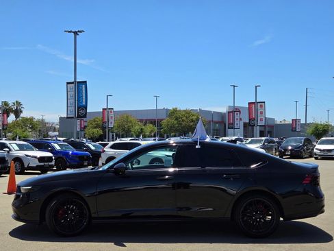 Used 2025 Honda Accord SE image 4