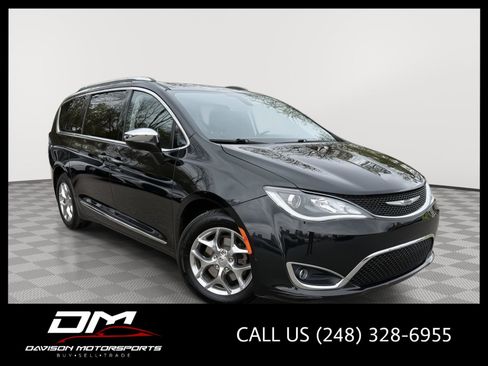 Used 2019 Chrysler Pacifica Limited FWD image 1