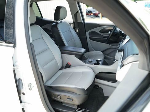 Used 2024 GMC Terrain SLT image 36