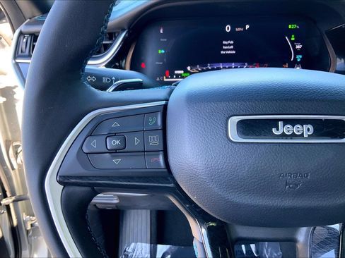 Used 2023 Jeep Grand Cherokee Trailhawk w/ Advanced Protech Group II AWD/4WD image 22