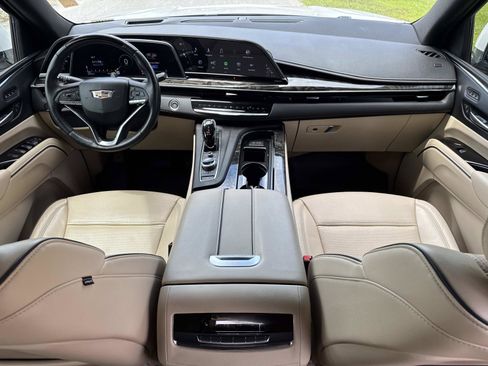 Certified 2024 Cadillac Escalade Premium Luxury AWD/4WD image 29