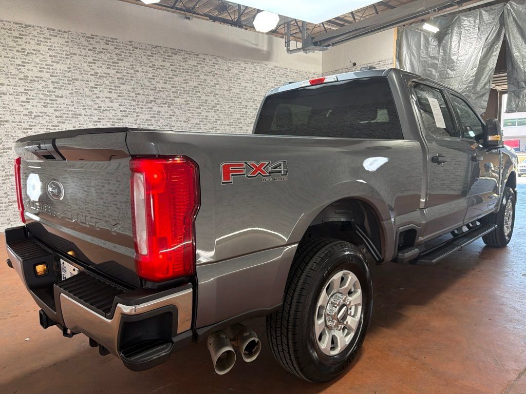 Used 2024 Ford F250 XLT w/ FX4 Off-Road Package AWD/4WD image 7