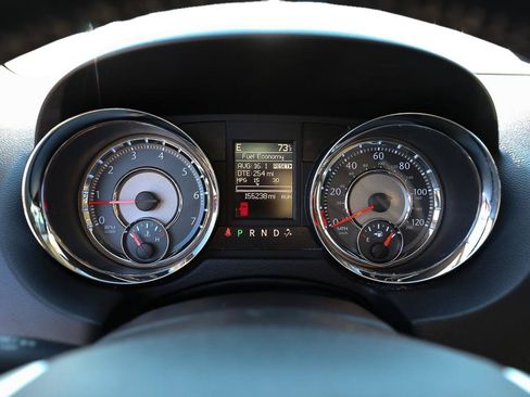 Used 2015 Chrysler Town & Country Touring w/ Driver Convenience Group FWD image 15
