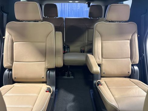 Used 2023 Chevrolet Tahoe Premier AWD/4WD image 41