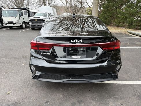 Used 2022 Kia Forte LXS w/ LXS Technology Package image 9