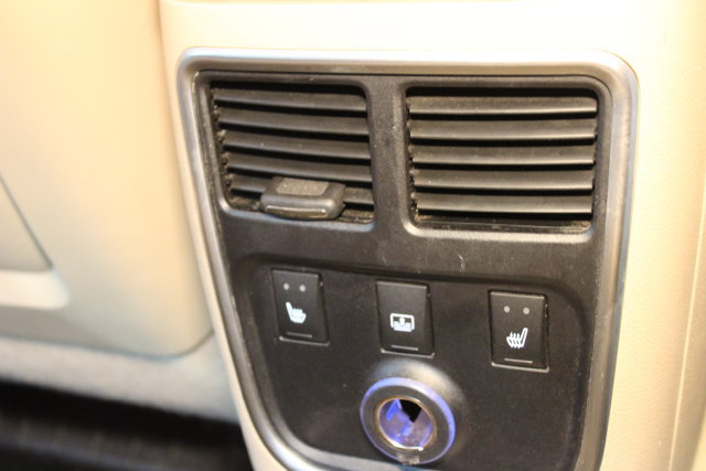 Used 2012 Chrysler 300 Limited w/ Luxury Group RWD image 16
