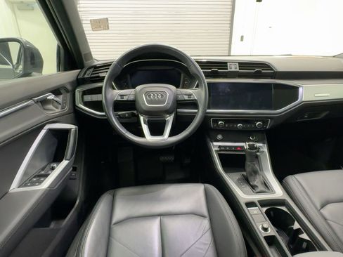 Used 2020 Audi Q3 2.0T Premium w/ Convenience Package image 4