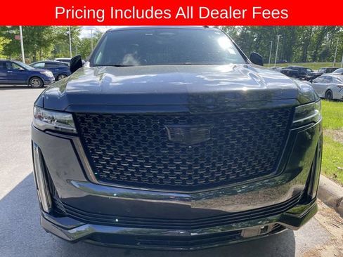 Used 2022 Cadillac Escalade Premium Luxury w/ Performance Package AWD/4WD image 8
