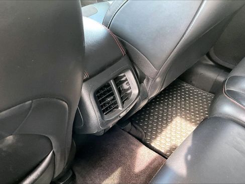 Used 2017 Jeep Cherokee Trailhawk w/ Cold Weather Group AWD/4WD image 10